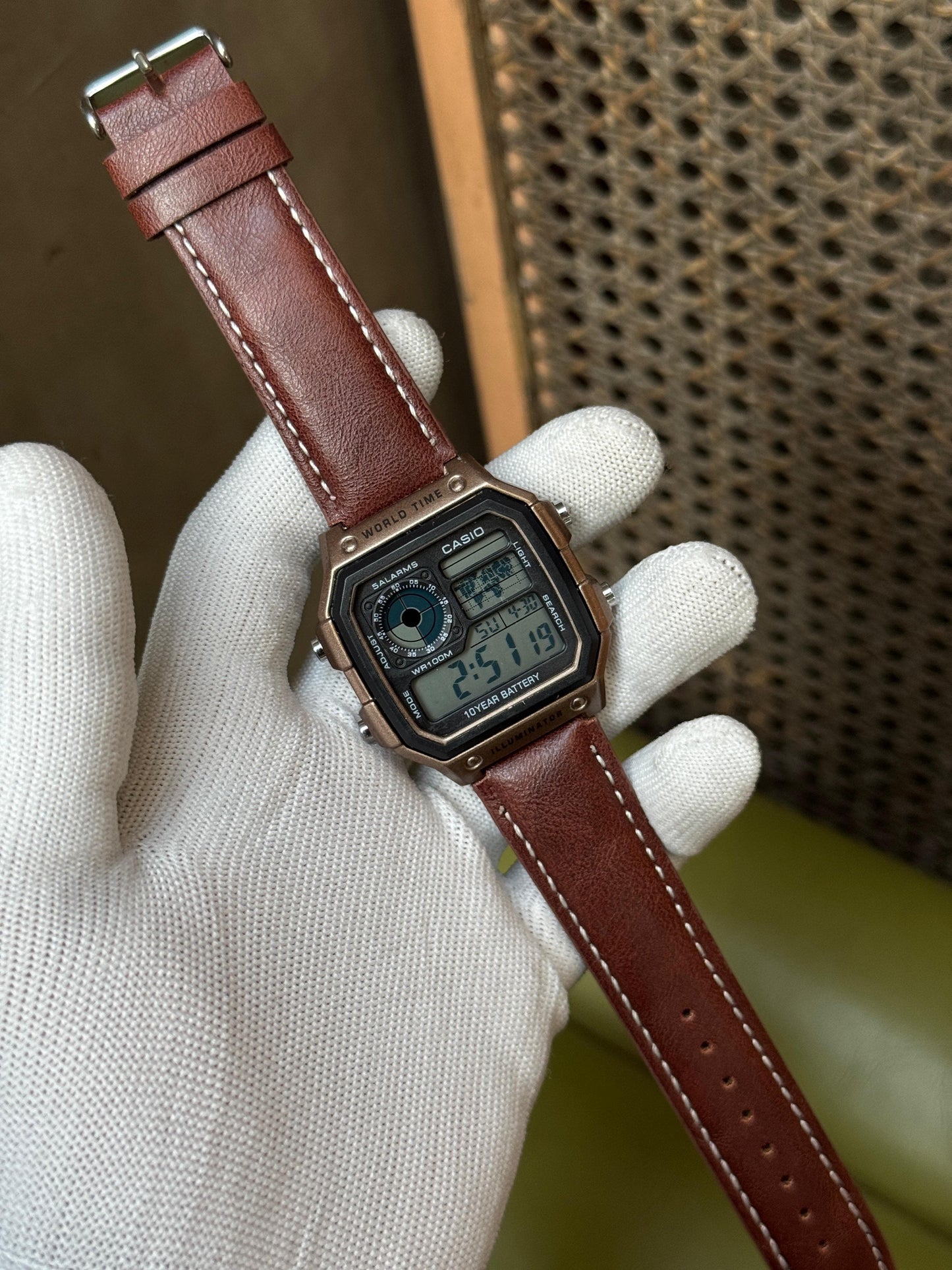 TRENDING LEATHER WATCH